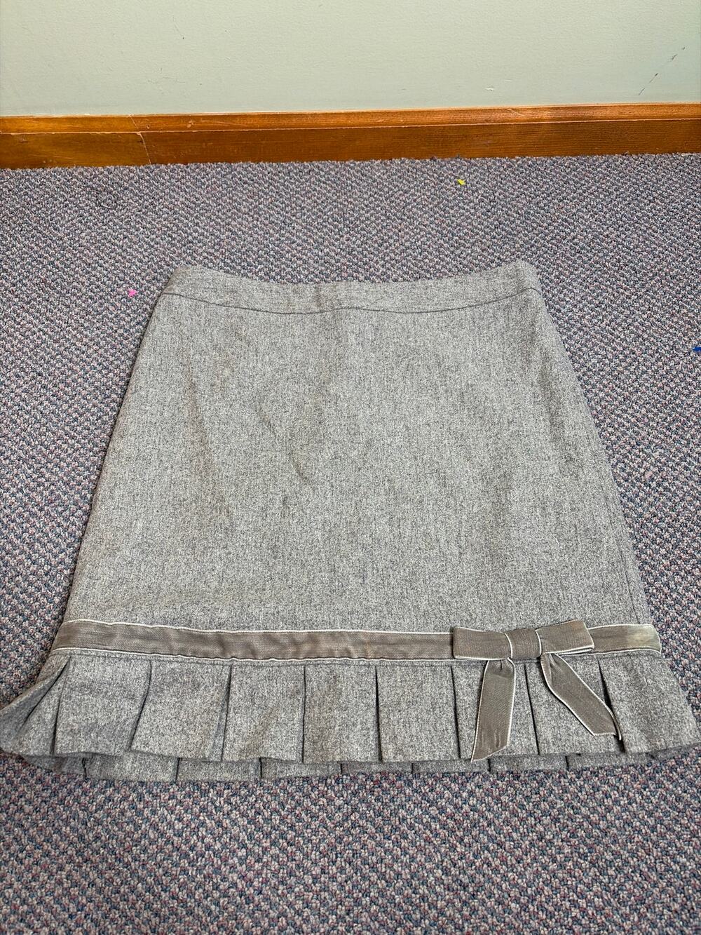 Banana Republic Gray Wool Blend Pleated Mini Skirt Size 6